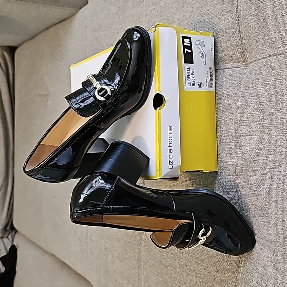 Liz Claiborne faux patent leather 2" heeled Women's loafers size 7m